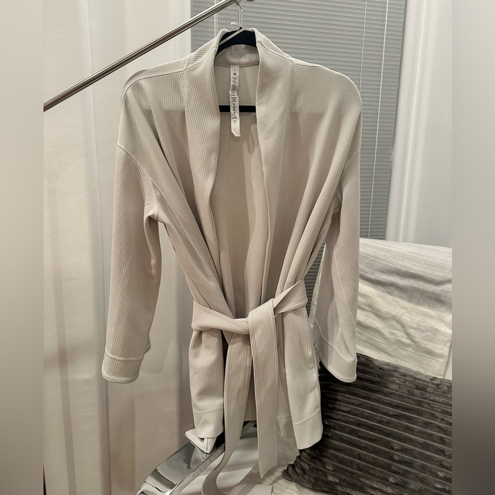 Lululemon Ribbed Softstreme Belted Wrap in Bone